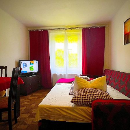 Pod Nachodskym Zamkem Apartment ภายนอก รูปภาพ