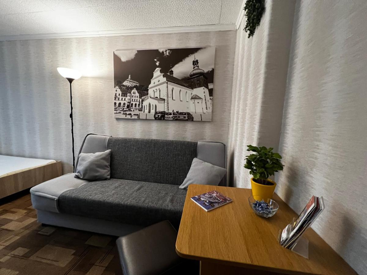 Pod Nachodskym Zamkem Apartment ภายนอก รูปภาพ