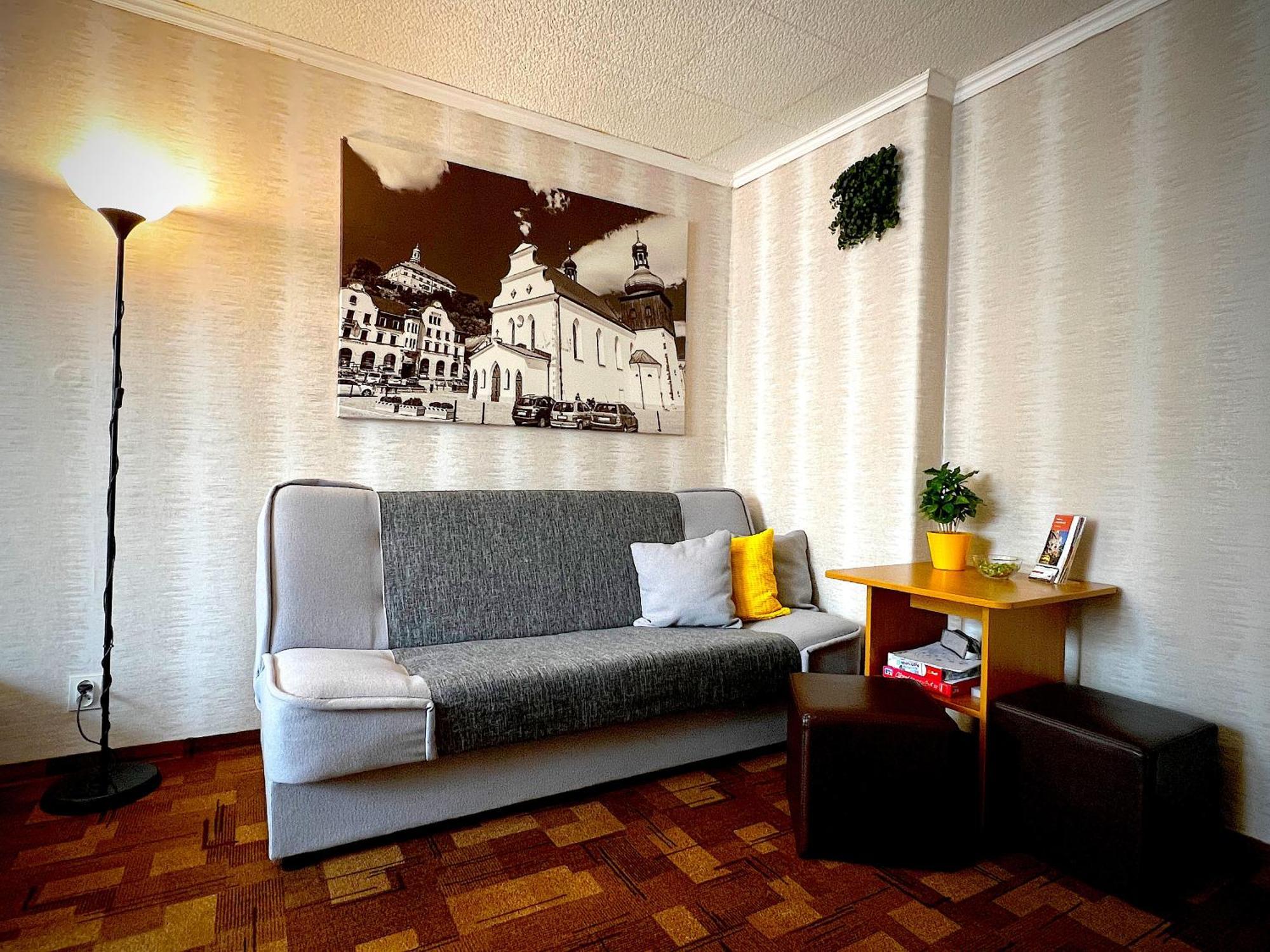 Pod Nachodskym Zamkem Apartment ภายนอก รูปภาพ