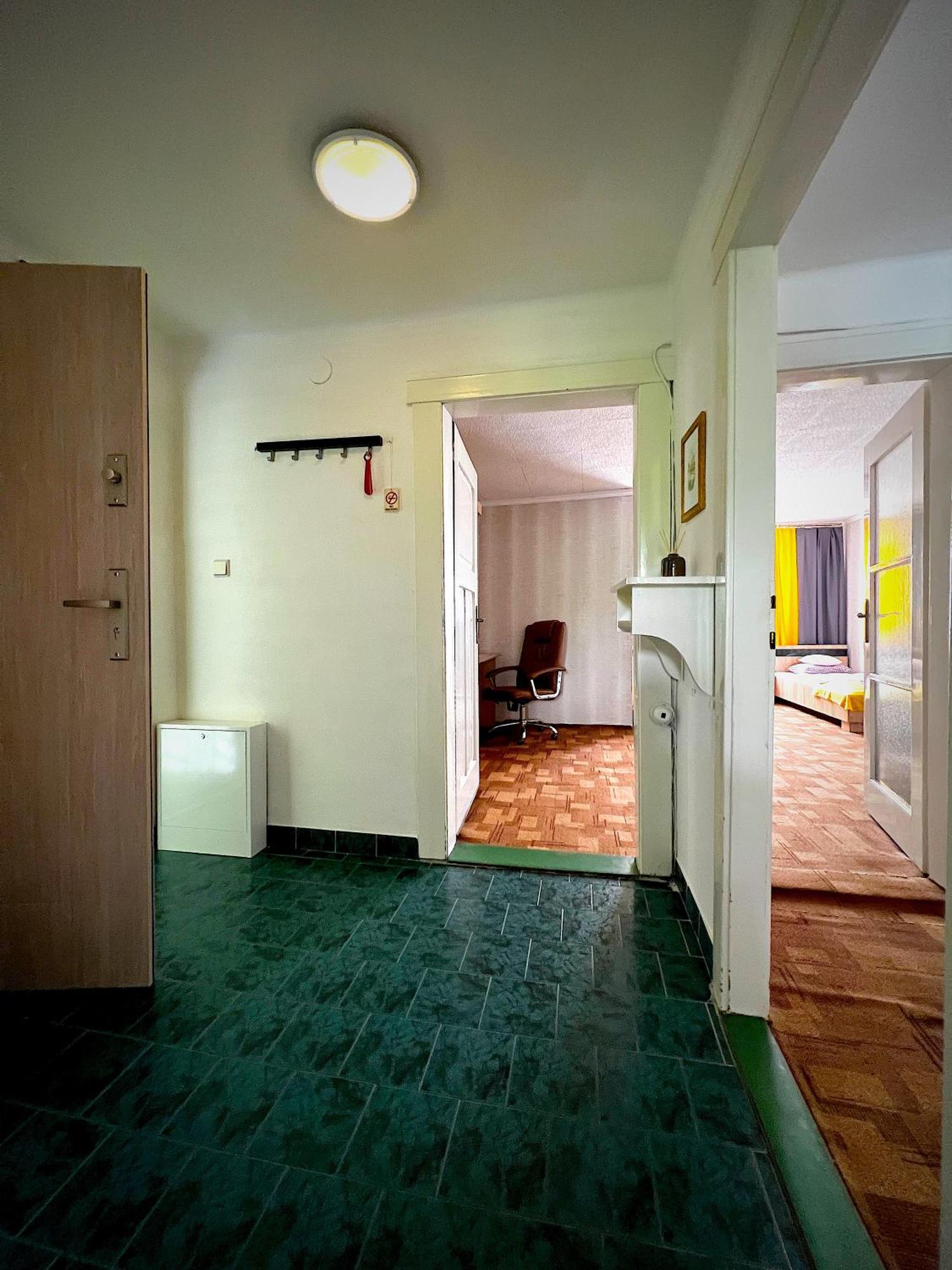 Pod Nachodskym Zamkem Apartment ภายนอก รูปภาพ